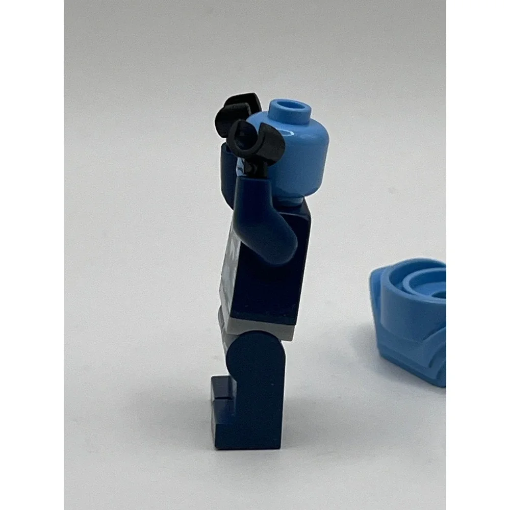 LEGO DC Super Heroes Mr. Freeze Minifigure sh0319 Dark Blue Suit 76000